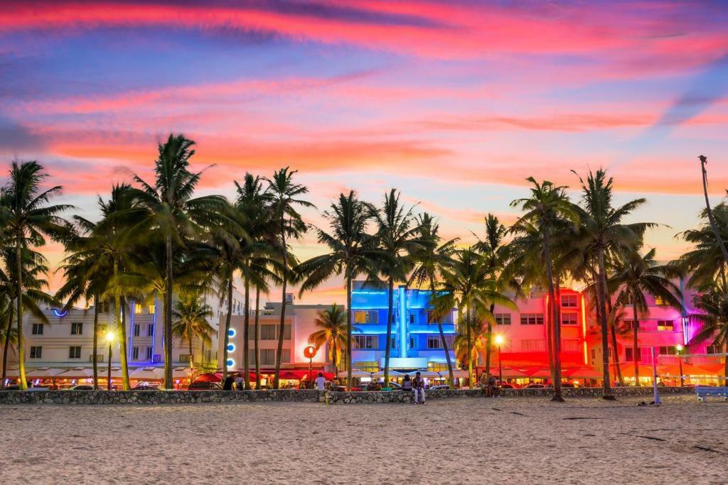 2 Bedroom 2 Bath With Patio On 11Th Collins Ave Miami Beach Buitenkant foto